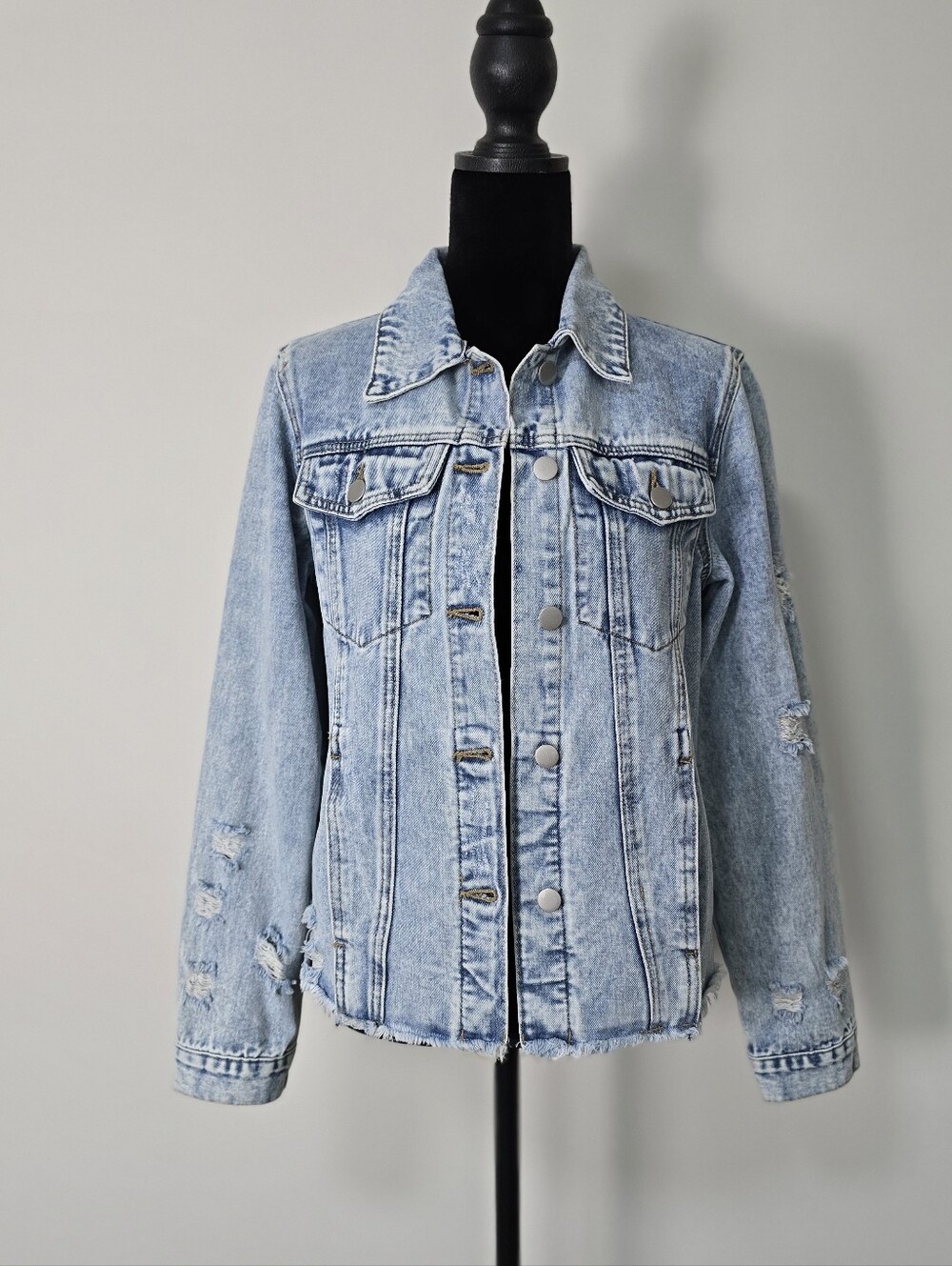 Source Unknown Light Blue Distressed Denim Jacket - Women